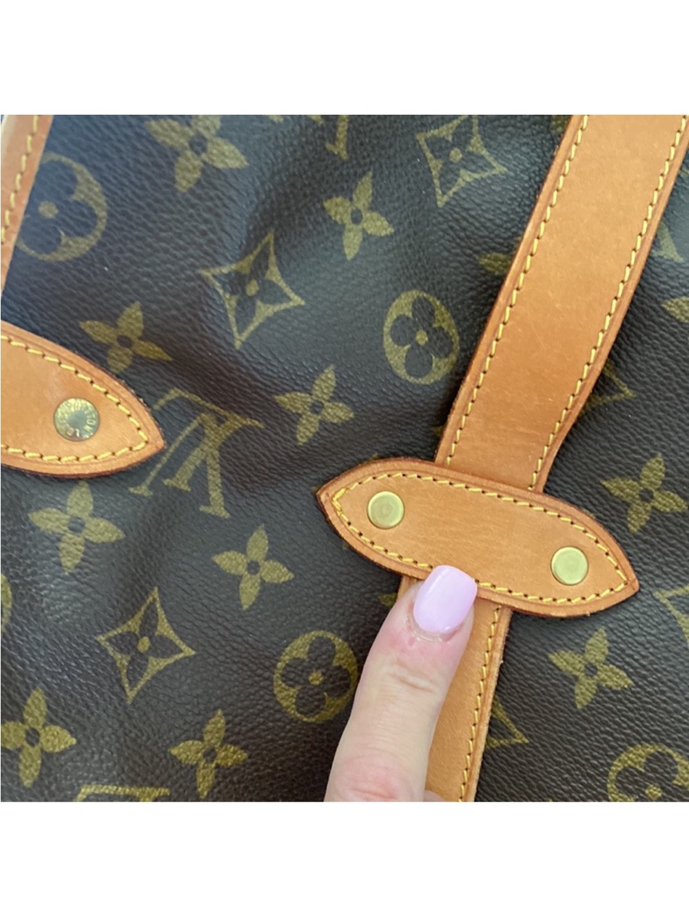 Authentic Louis Vuitton Samur 43 Monogram Bag - Picture 9 of 16